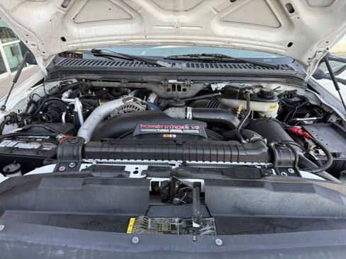 Used 2007 Ford F550 2WD Regular Cab Super Duty image 23