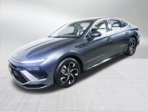 Used 2025 Hyundai Sonata SEL FWD image 3