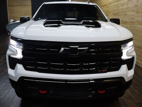 Used 2024 Chevrolet Silverado 1500 LT Trail Boss w/ Convenience Package II image 7