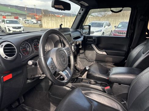 Used 2017 Jeep Wrangler Rubicon image 11