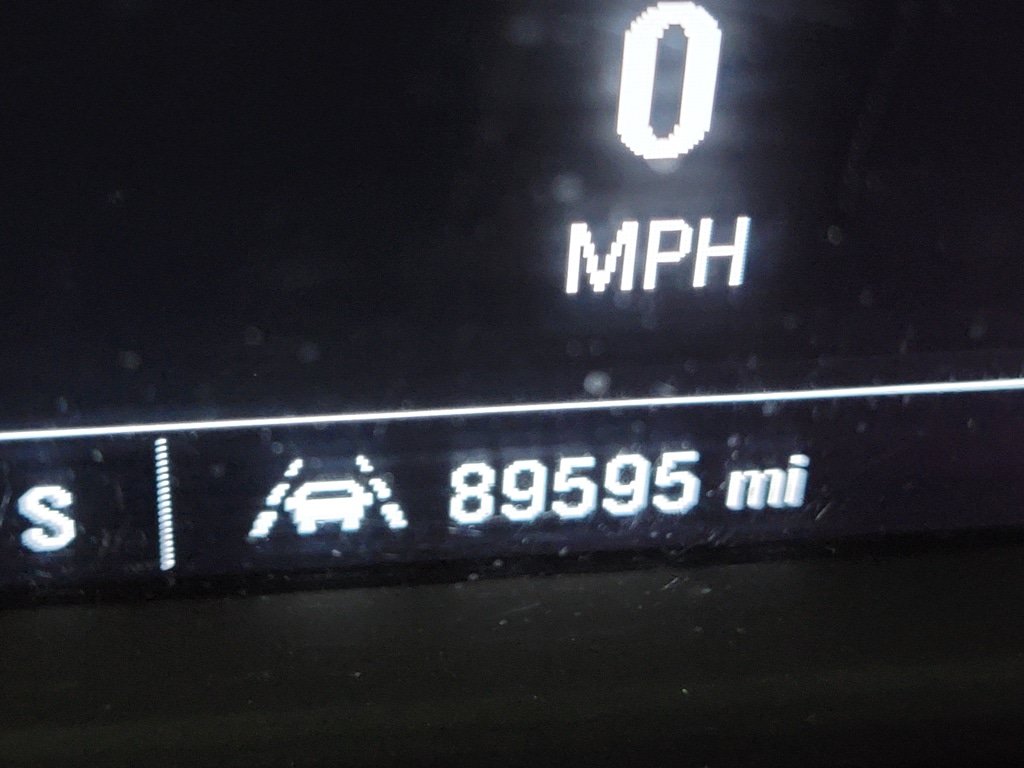 Used 2023 Chevrolet Traverse LT FWD image 16