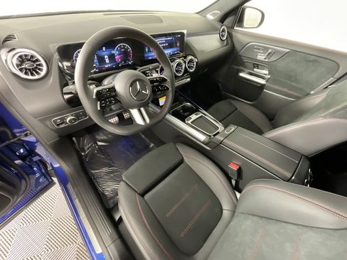 Used 2025 Mercedes-Benz GLA 250 4MATIC image 4