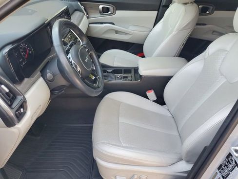 Used 2023 Kia Sorento EX w/ Panoramic Sunroof Package FWD image 24