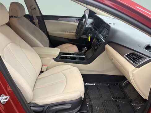 Used 2017 Hyundai Sonata SE image 19