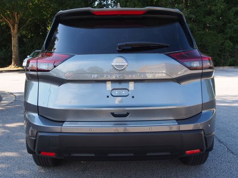 Used 2026 Nissan Rogue SV FWD image 6