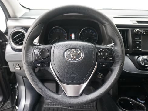 Used 2017 Toyota RAV4 LE FWD image 15