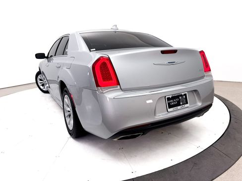 Used 2023 Chrysler 300 Touring RWD image 6