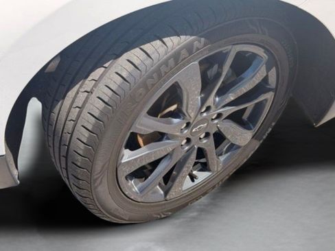Used 2023 Chevrolet Equinox RS w/ RS Leather Package FWD image 34