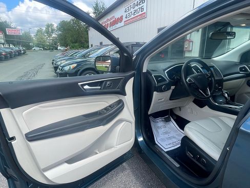 Used 2016 Ford Edge Titanium w/ Equipment Group 301A image 10