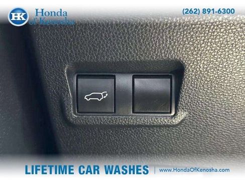 Used 2022 Toyota Corolla Cross XLE w/ Convenience Package image 14