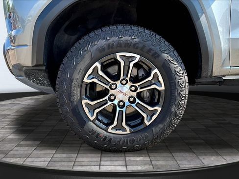 Used 2025 GMC Canyon AT4 AWD/4WD image 35