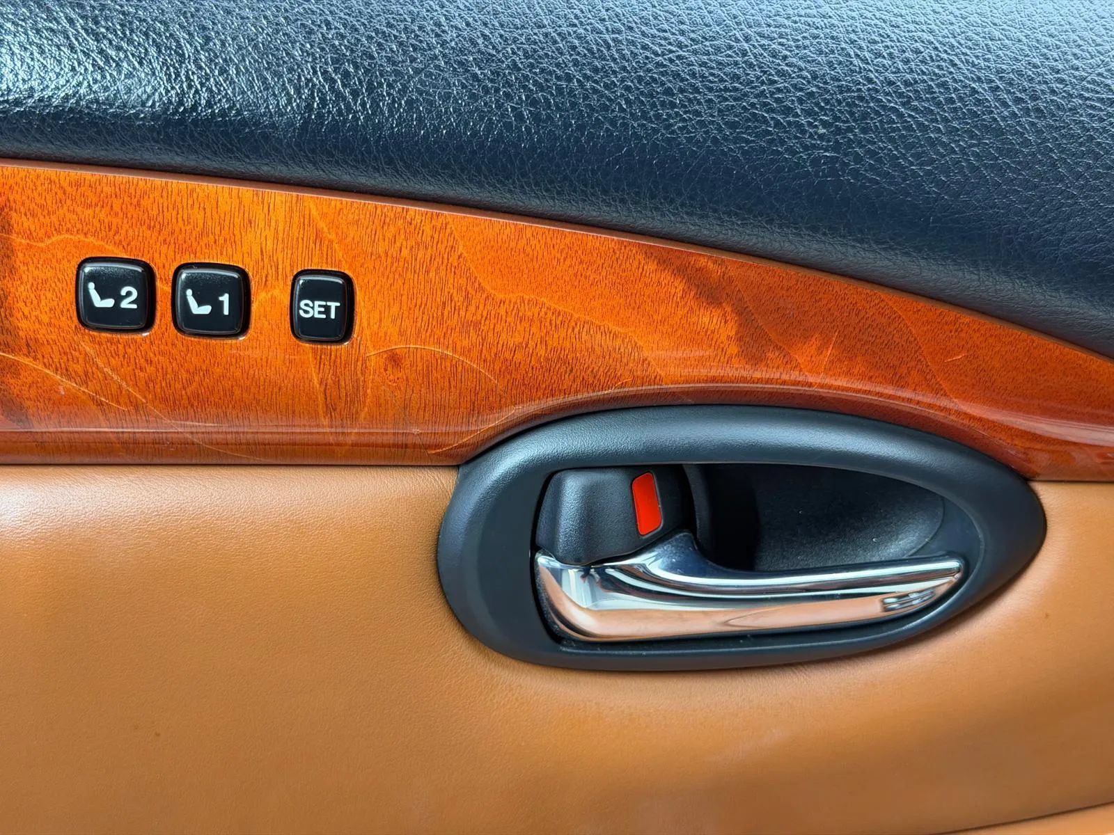 Used 2003 Lexus SC 430 Convertible RWD image 23