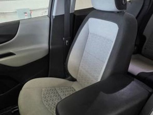 Used 2024 Chevrolet Equinox LS w/ LS Convenience Package image 23