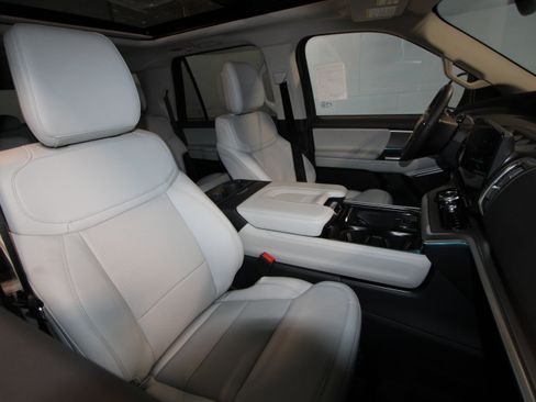 New 2027 Ford Expedition Max Platinum AWD/4WD image 21