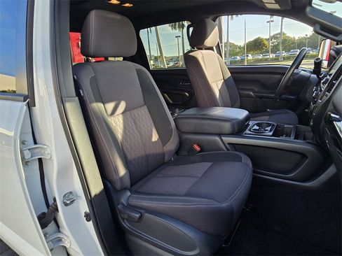 Used 2024 Nissan Titan SV w/ SV Convenience Package image 18