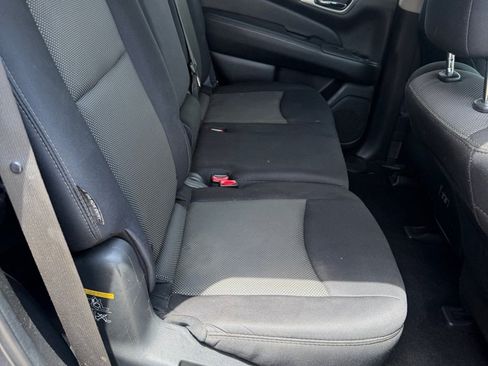 Used 2019 Nissan Pathfinder S AWD/4WD image 34