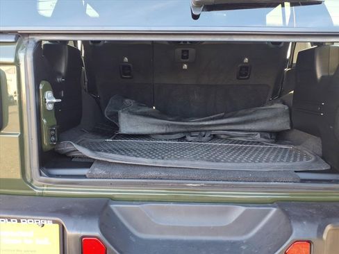 Certified 2021 Jeep Wrangler Unlimited Sahara w/ Cold Weather Group image 18