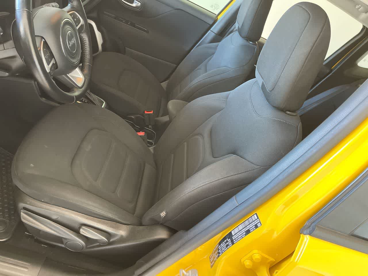 Used 2018 Jeep Renegade Latitude w/ Cold Weather Group AWD/4WD image 11