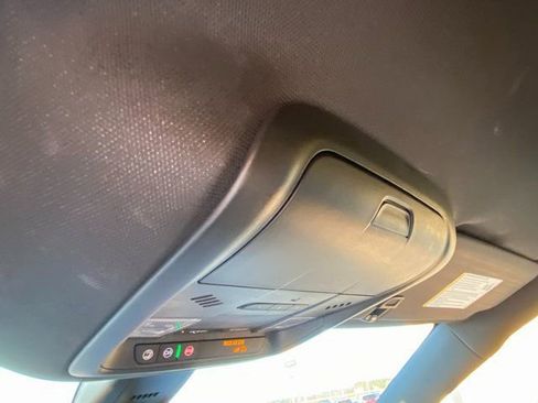 Used 2024 Buick Enclave Premium image 27