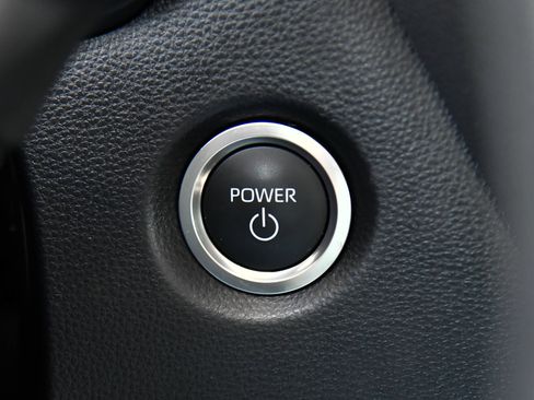 Used 2025 Toyota Corolla LE w/ Convenience Package FWD image 28