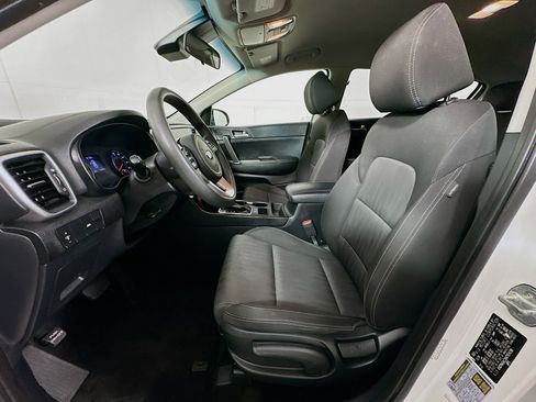 Used 2021 Kia Sportage LX image 13
