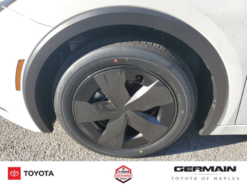 New 2026 Toyota Prius Plug-In Hybrid FWD image 11