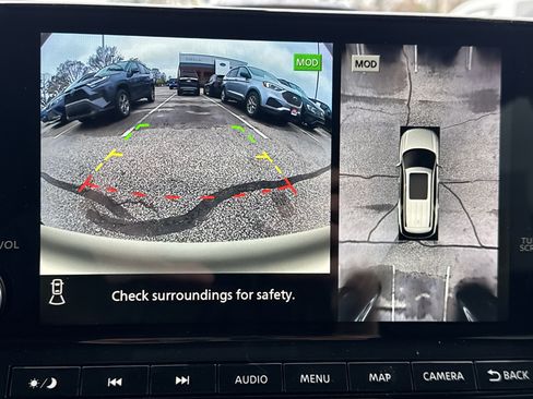 Used 2024 Nissan Pathfinder Platinum image 20