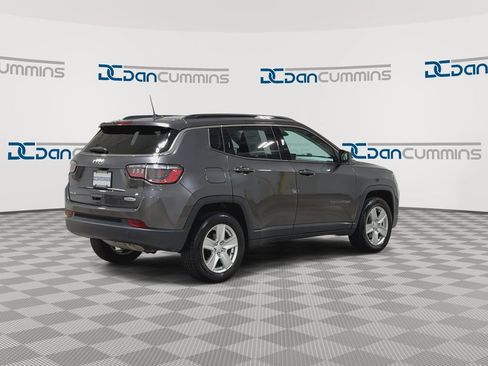 Used 2022 Jeep Compass Latitude AWD/4WD image 8