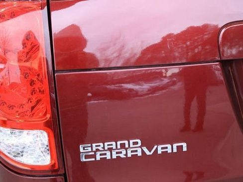 Used 2019 Dodge Grand Caravan SE image 46