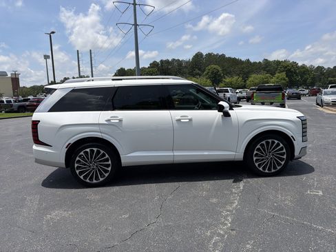 Used 2026 Hyundai Palisade Calligraphy FWD image 4