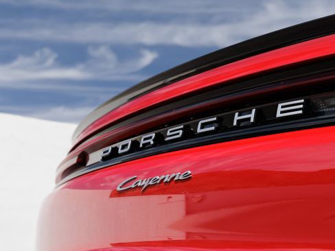 Certified 2026 Porsche Cayenne Coupe AWD/4WD image 12