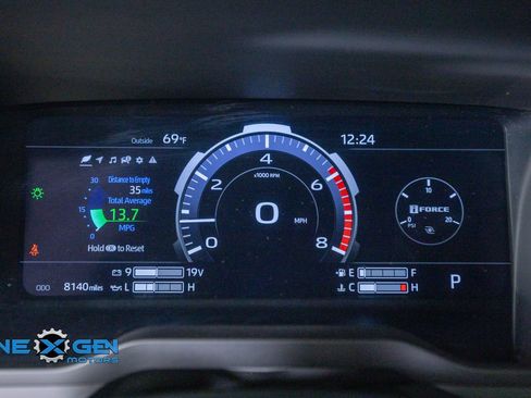 Used 2024 Toyota Tundra Limited AWD/4WD image 16