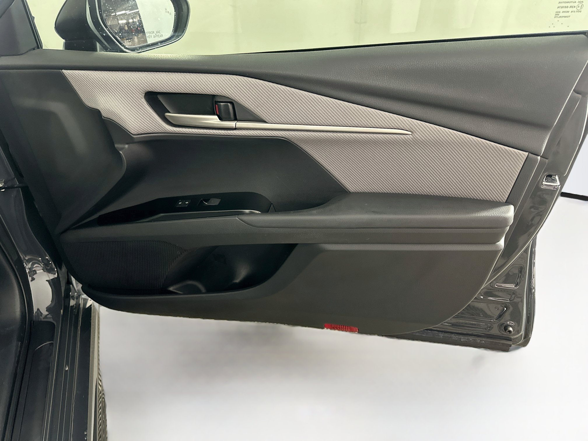 Used 2025 Toyota Camry SE FWD image 32