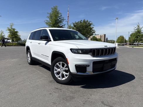 Used 2022 Jeep Grand Cherokee L Limited image 2