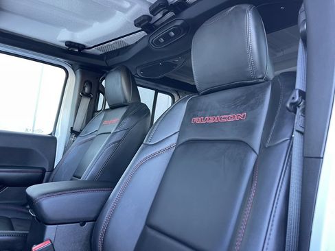 New 2026 Jeep Wrangler Unlimited Rubicon w/ Technology Group AWD/4WD image 16