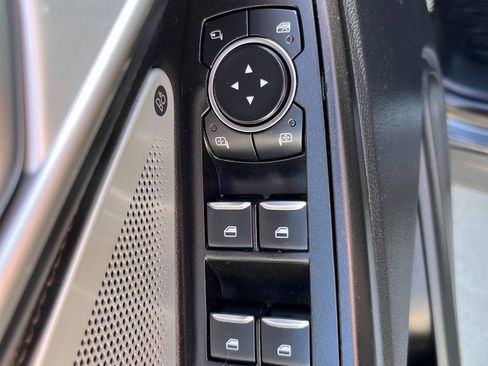 Used 2020 Ford Explorer Platinum w/ Premium Technology Package AWD/4WD image 30