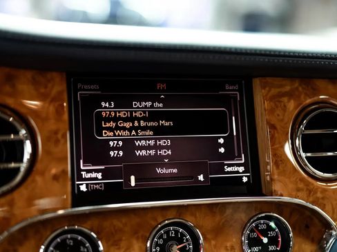 Used 2011 Bentley Mulsanne RWD image 28