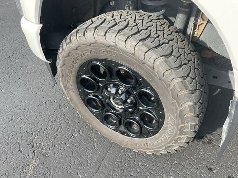 Used 2023 Ford F350 Lariat w/ Lariat Ultimate Package image 3