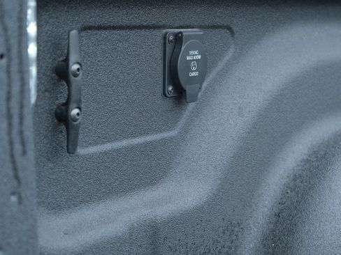 Used 2025 RAM 2500 Laramie image 30