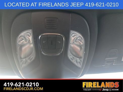 Used 2024 Jeep Compass Limited image 28