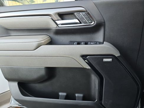 Used 2025 Chevrolet Silverado 2500 ZR2 w/ Technology Package image 16