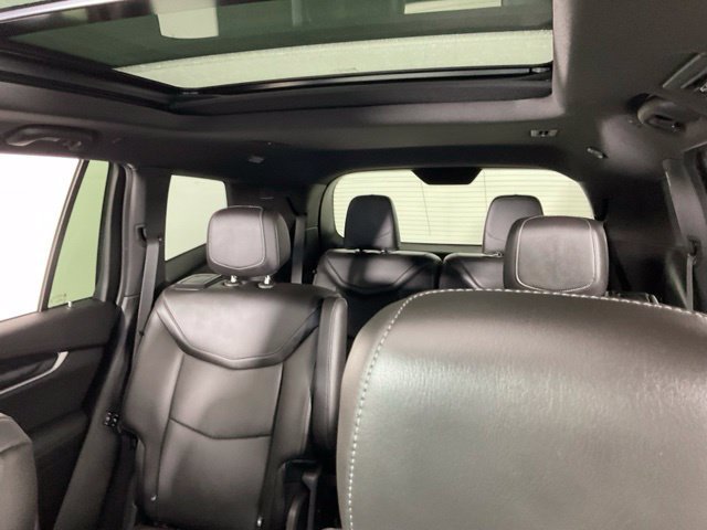 Used 2025 Cadillac XT6 Premium Luxury w/ Technology Package AWD/4WD image 32