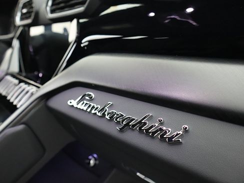 Used 2022 Lamborghini Urus /SELEZIONE PRE-OWNED CERTIFIED image 34