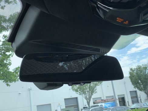 New 2025 BMW 750e xDrive image 30