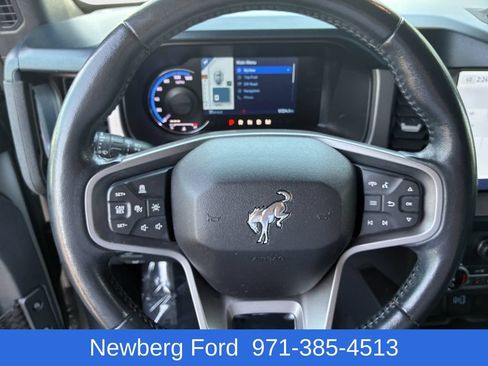 Used 2022 Ford Bronco Outer Banks w/ Sasquatch Package AWD/4WD image 13