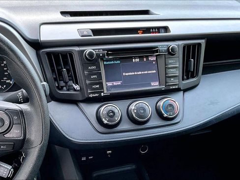 Used 2018 Toyota RAV4 LE image 7