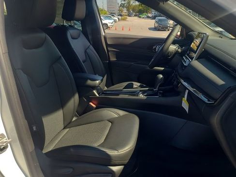 New 2026 Jeep Compass Latitude image 25