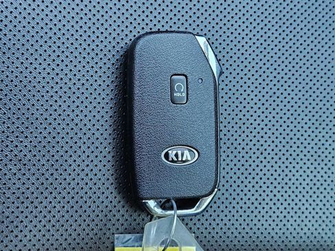 Used 2021 Kia Telluride LX image 35