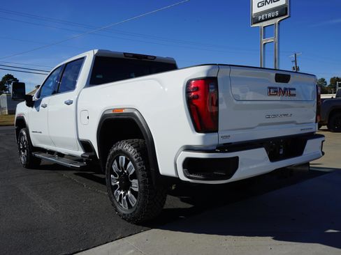 Used 2025 GMC Sierra 2500 Denali w/ Max Trailering Package image 3