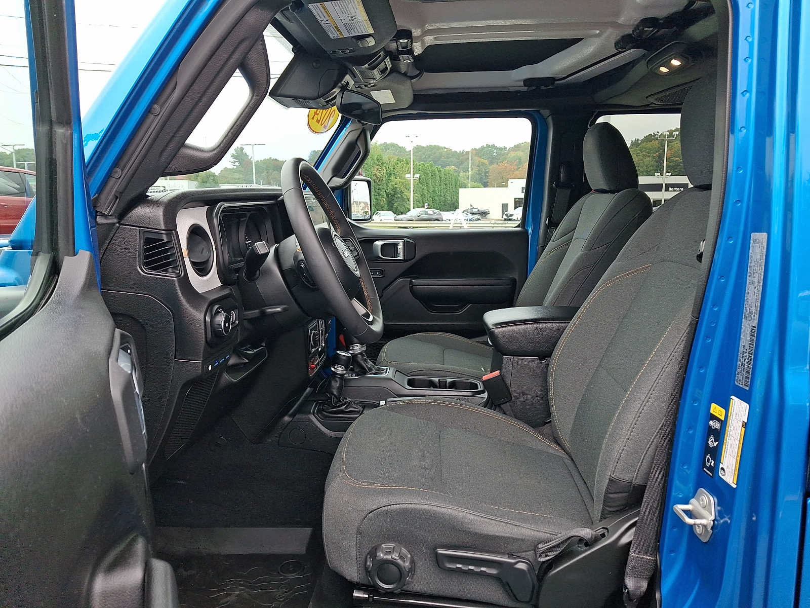 Used 2024 Jeep Wrangler Unlimited AWD/4WD image 13
